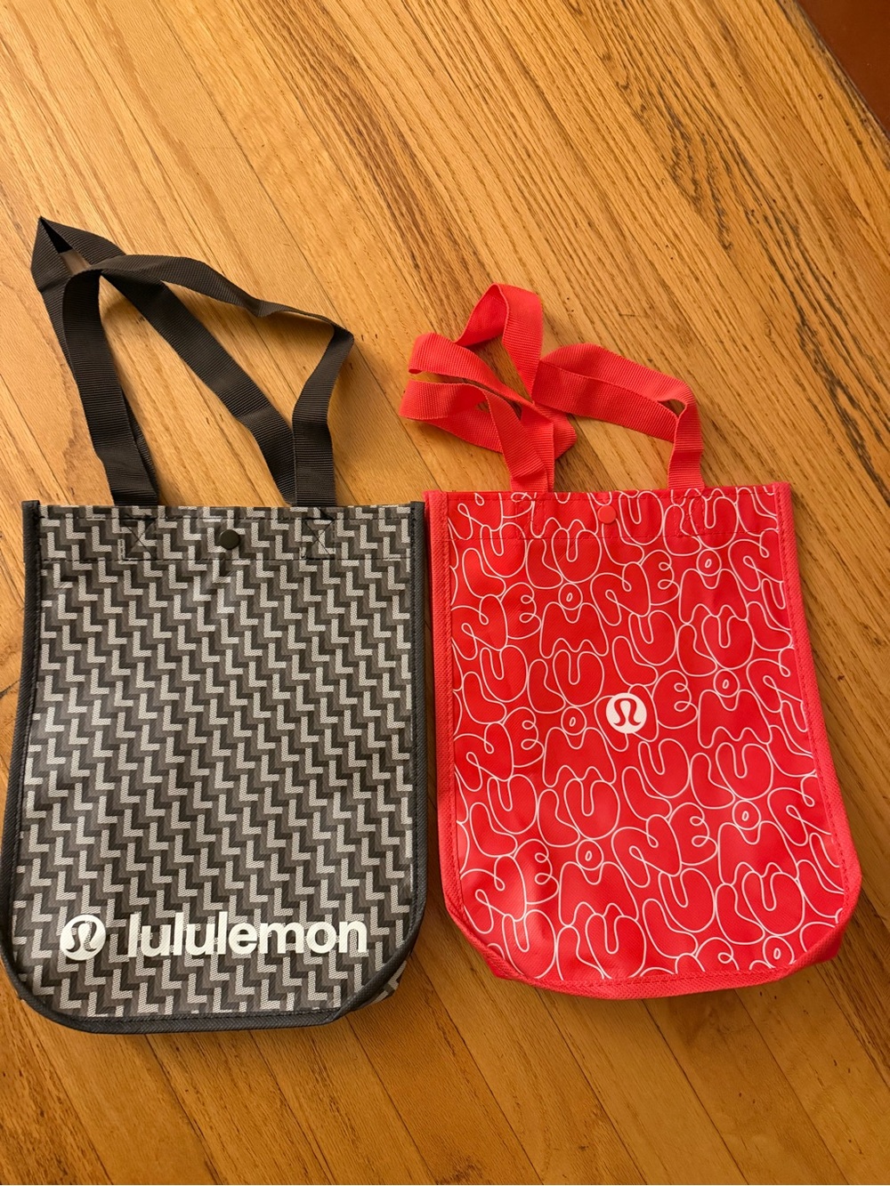 Lululemon Reusable Small Bag (2)